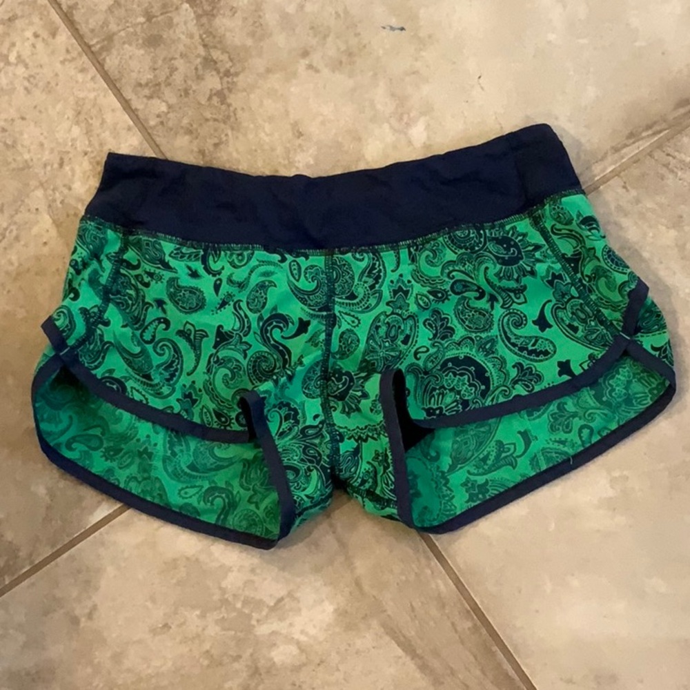Lululemon speed up shorts 2.5”